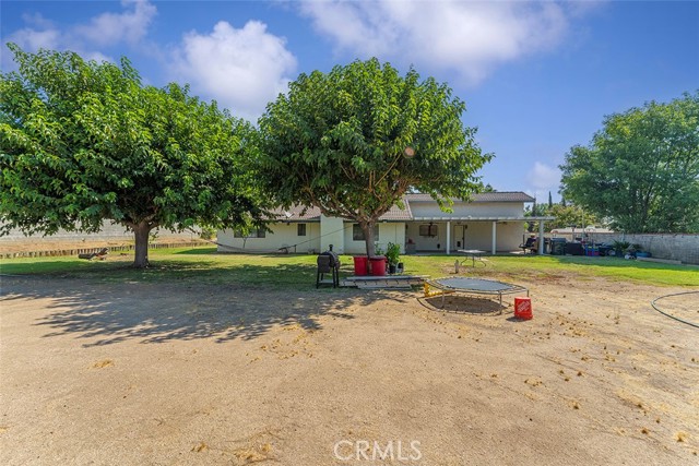 6860 27th Street, Jurupa Valley CA: https://media.crmls.org/medias/b440fbbc-d139-4d86-b205-96ab4bea346c.jpg