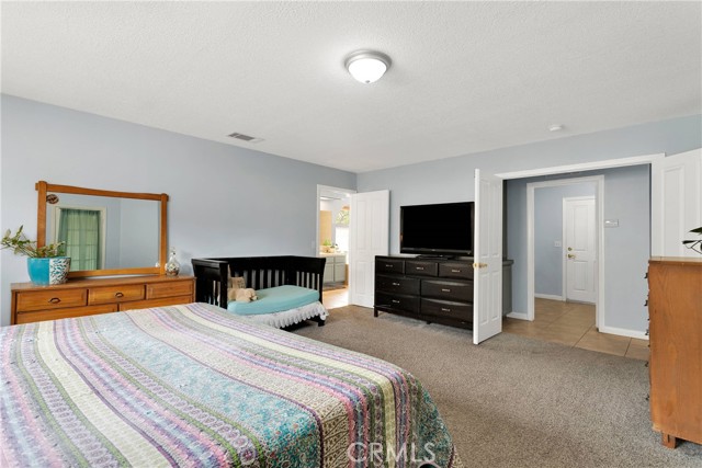 1679 Desert Front Road, Wrightwood CA: https://media.crmls.org/medias/b441098e-08c0-4468-bf55-5f83dd49a9f2.jpg