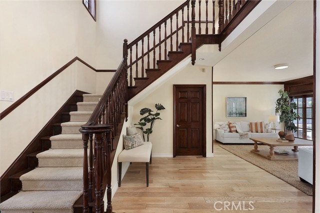 6137 Paseo La Vista, Woodland Hills CA: https://media.crmls.org/medias/b441450d-33aa-42e2-80e2-7e110e50d15a.jpg