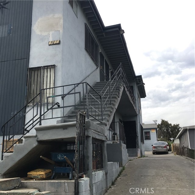 1611 Murchison Street, Los Angeles CA: https://media.crmls.org/medias/b441fd17-09a9-4dff-a2d1-dd6c3b7a52e7.jpg