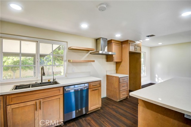 Detail Gallery Image 4 of 21 For 913 Bristol, San Dimas,  CA 91773 - 4 Beds | 2/1 Baths
