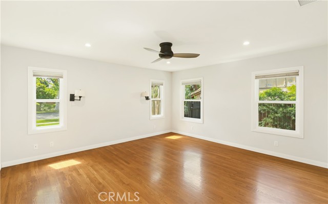 Detail Gallery Image 28 of 43 For 933 W Riviera Dr., Santa Ana,  CA 92705 - 3 Beds | 2/1 Baths