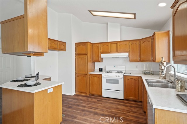 Detail Gallery Image 10 of 26 For 19853 Cottonwood Dr, Canyon Country,  CA 91351 - 2 Beds | 2 Baths