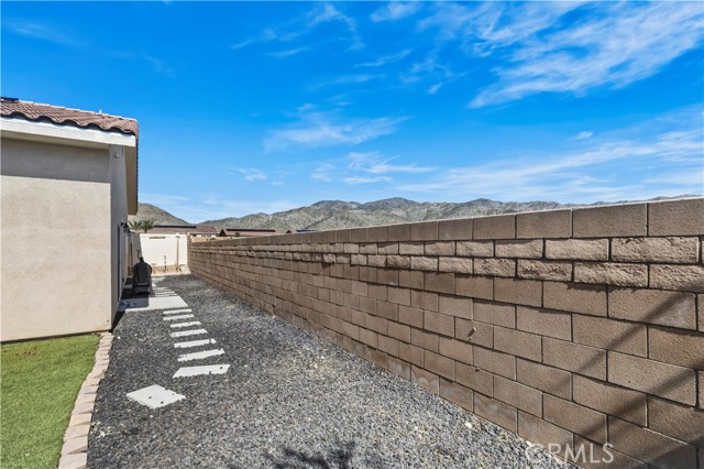 Image 23 of 28 For 65352 Rolling Hills