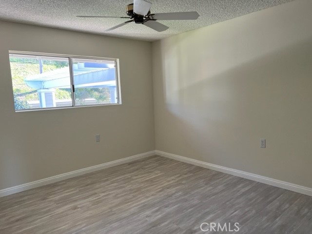 https://media.crmls.org/medias/b443903d-be19-4fc0-bc66-4dc5035ffe3a.jpg?preset=X-Large