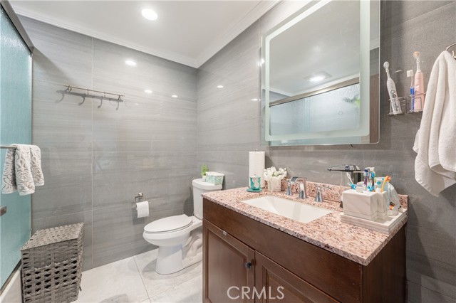 Detail Gallery Image 18 of 34 For 20138 Elkwood St, Winnetka,  CA 91306 - 4 Beds | 3 Baths