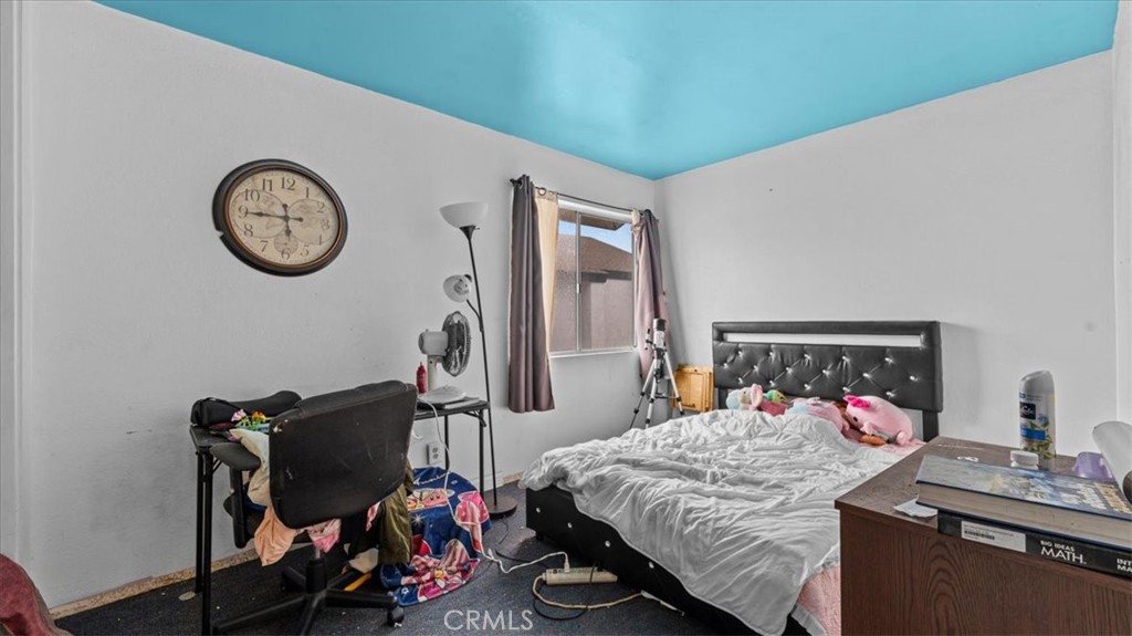 https://media.crmls.org/medias/b4440602-45cf-4325-8df0-691906f25dc7.jpg?preset=X-Large