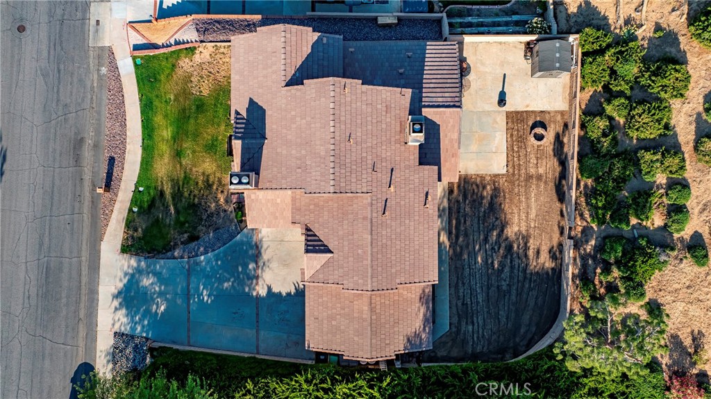 https://media.crmls.org/medias/b444dd73-97fd-4e91-b2e5-56ace3414f9a.jpg?preset=X-Large