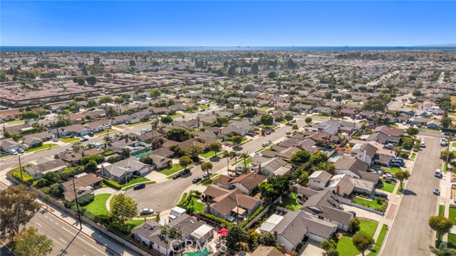 Detail Gallery Image 47 of 49 For 4951 Maui Cir, Huntington Beach,  CA 92649 - 4 Beds | 2 Baths