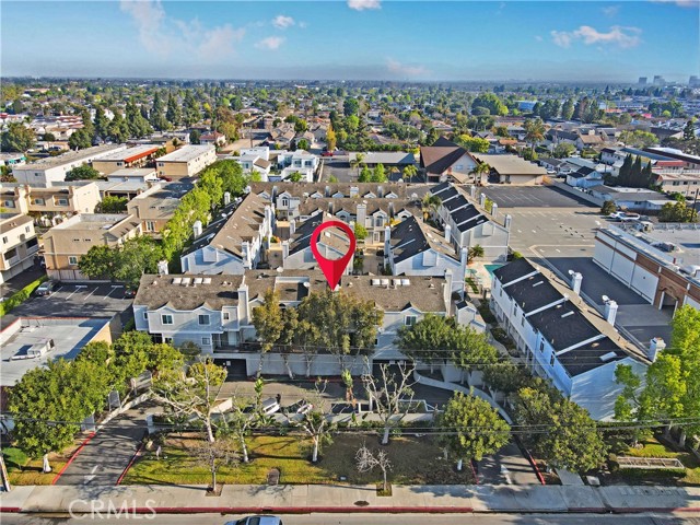 260 Victoria Street, Costa Mesa CA: https://media.crmls.org/medias/b4463bd9-e058-4be3-95b4-66ab708f5400.jpg