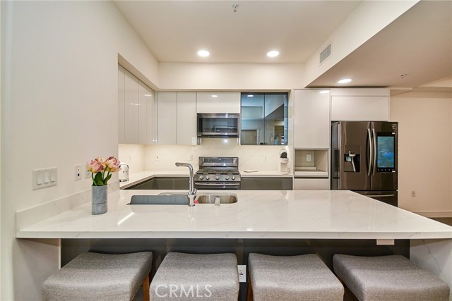 820 S Wilton Place, Los Angeles CA: https://media.crmls.org/medias/b4467d86-7901-4c57-afb4-42a1400f3aa4.jpg