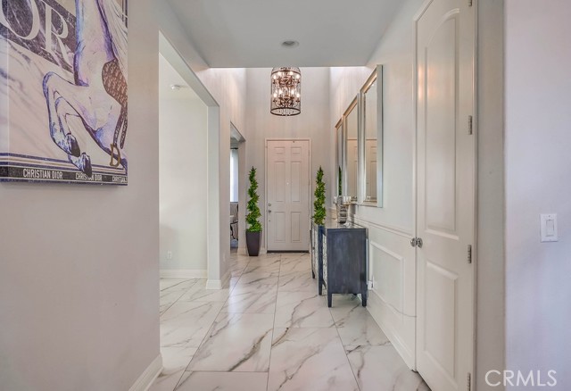 Detail Gallery Image 6 of 38 For 6850 Lucite Dr, Corona,  CA 92880 - 5 Beds | 3/1 Baths