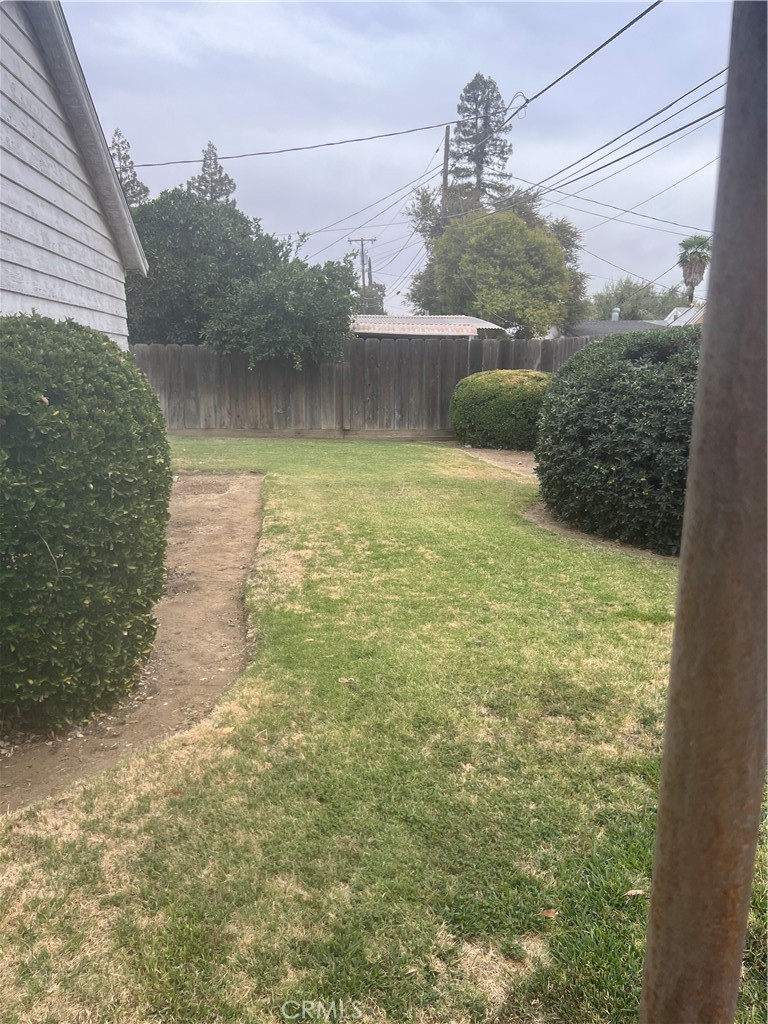 https://media.crmls.org/medias/b4474665-a14d-4807-829f-d46e77293761.jpg?preset=X-Large