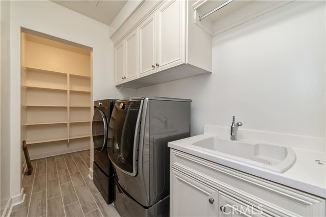 Detail Gallery Image 28 of 32 For 21 Rolling, Irvine,  CA 92620 - 4 Beds | 3/1 Baths
