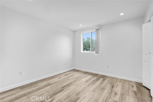 Detail Gallery Image 13 of 18 For 22022 Buena Ventura, Woodland Hills,  CA 91364 - 2 Beds | 1/1 Baths