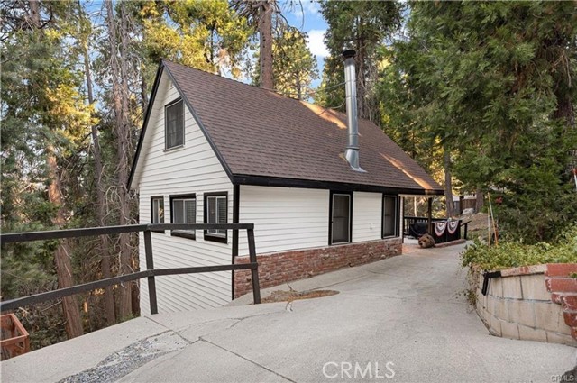 25576 Hi Lane, Twin Peaks CA: https://media.crmls.org/medias/b448937f-42ee-407a-a835-8c4923a826e7.jpg