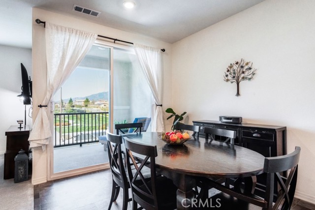 16540 Wyndham Lane, Fontana CA: https://media.crmls.org/medias/b44af957-dee3-4bec-9283-c7d74ae64709.jpg