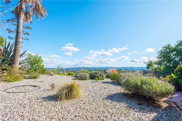 Detail Gallery Image 28 of 35 For 5974 Maury Ave, Woodland Hills,  CA 91367 - 3 Beds | 2 Baths