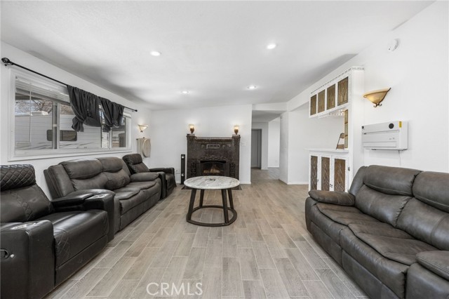 Detail Gallery Image 9 of 43 For 8054 Palm, Yucca Valley,  CA 92284 - 3 Beds | 2 Baths