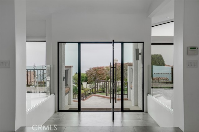 Detail Gallery Image 6 of 46 For 1424 via Zumaya, Palos Verdes Estates,  CA 90274 - 5 Beds | 4 Baths