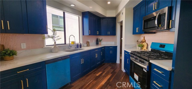 Detail Gallery Image 9 of 57 For 11845 Mayfield Ave #303,  Los Angeles,  CA 90049 - 2 Beds | 2/1 Baths