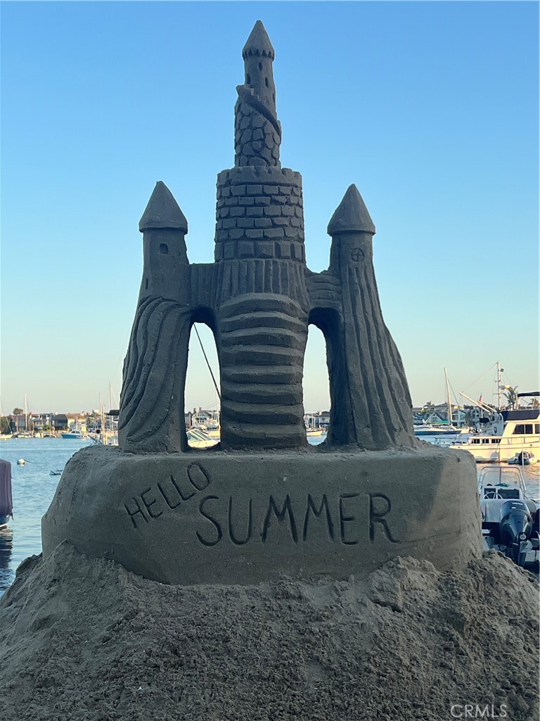https://media.crmls.org/medias/b44c9a1a-69af-4a01-beff-6144b54df76d.jpg?preset=X-Large