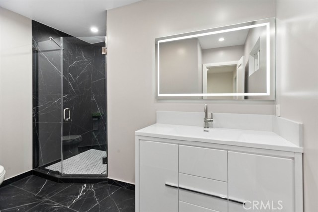 Detail Gallery Image 13 of 29 For 5954 Carpenter Ave, Valley Village,  CA 91607 - 3 Beds | 2 Baths