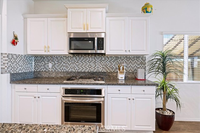 Detail Gallery Image 5 of 22 For 26947 Mountaingate, Menifee,  CA 92585 - 4 Beds | 3 Baths