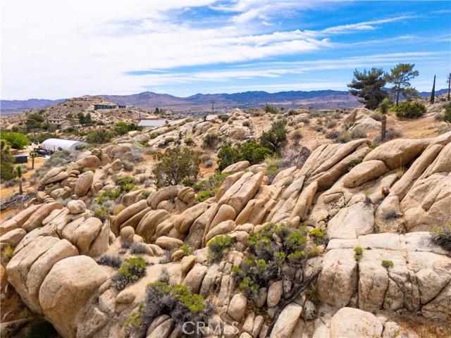 Detail Gallery Image 38 of 62 For 56833 Oakwood, Yucca Valley,  CA 92284 - 2 Beds | 2/1 Baths