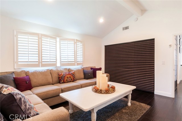 24 Bermuda Court, Manhattan Beach, California 90266, 3 Bedrooms Bedrooms, ,1 BathroomBathrooms,Residential,Sold,Bermuda,SB17026195