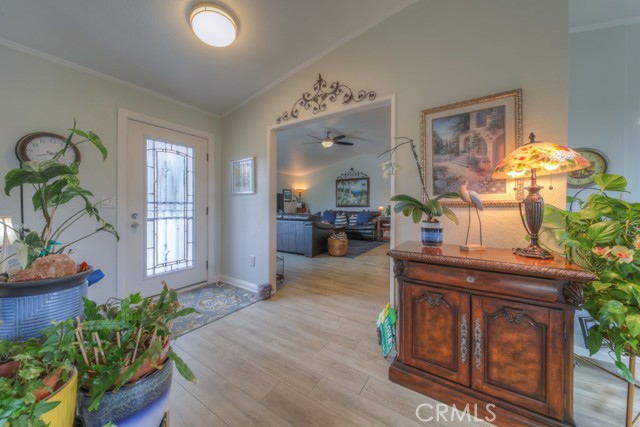 Detail Gallery Image 4 of 74 For 1473 Salem Ct, Oceanside,  CA 92057 - 4 Beds | 4 Baths