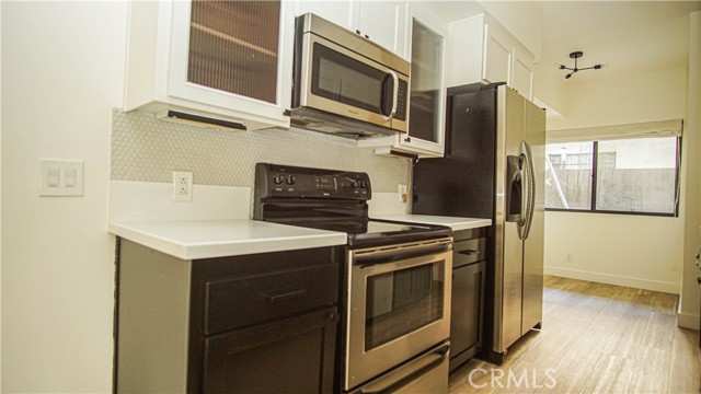 Detail Gallery Image 2 of 7 For 1133 N Clark St #101,  West Hollywood,  CA 90069 - 2 Beds | 2 Baths