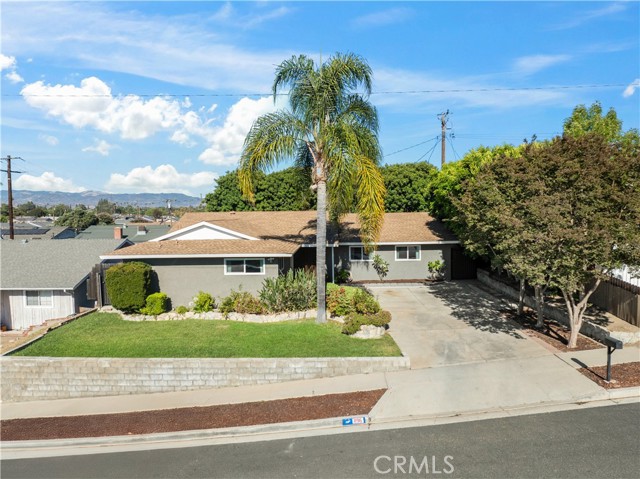 896 Moffatt Circle, Simi Valley CA: https://media.crmls.org/medias/b44f5264-b5f3-4657-a9b1-25df1f7a8be1.jpg