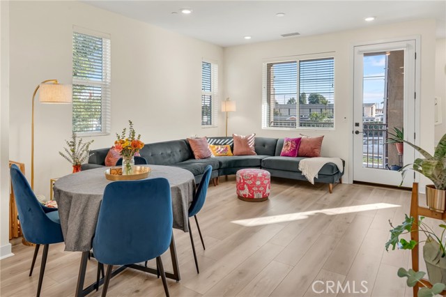 Detail Gallery Image 14 of 47 For 11753 Florence Ave #5,  Santa Fe Springs,  CA 90670 - 2 Beds | 3 Baths