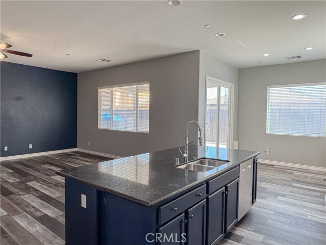 Detail Gallery Image 25 of 56 For 15527 Avanti Dr, Bakersfield,  CA 93314 - 4 Beds | 3/1 Baths