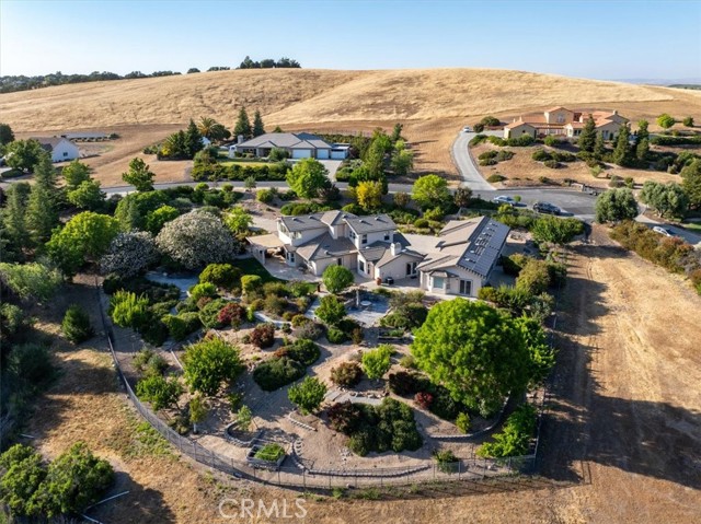 2035 Calle Pattito, Templeton CA: https://media.crmls.org/medias/b450335a-5d1a-463f-9abf-566069f3ef01.jpg