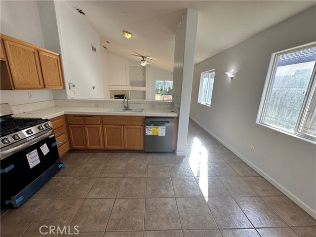 Detail Gallery Image 7 of 22 For 1316 Eliza Dr, Santa Maria,  CA 93458 - 3 Beds | 2 Baths