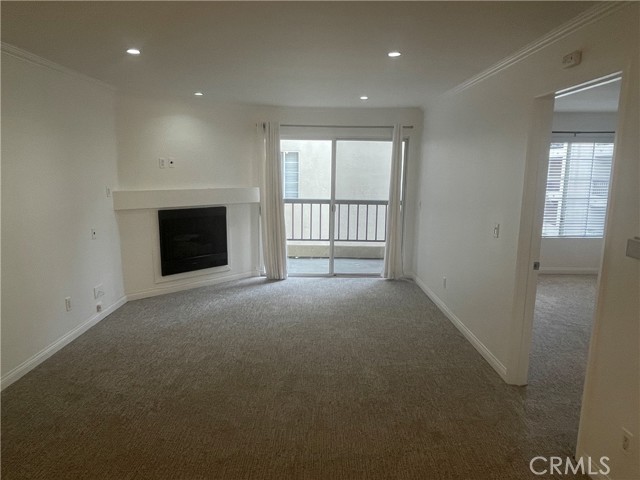 5500 Owensmouth Avenue, 212 photo 3