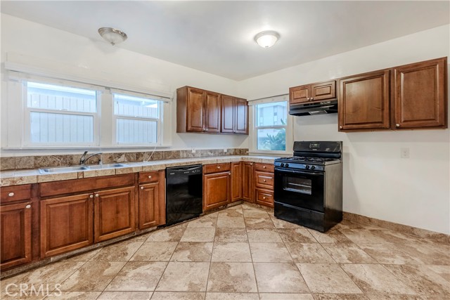 Detail Gallery Image 13 of 22 For 1025 W 12th, San Pedro,  CA 90731 - – Beds | – Baths