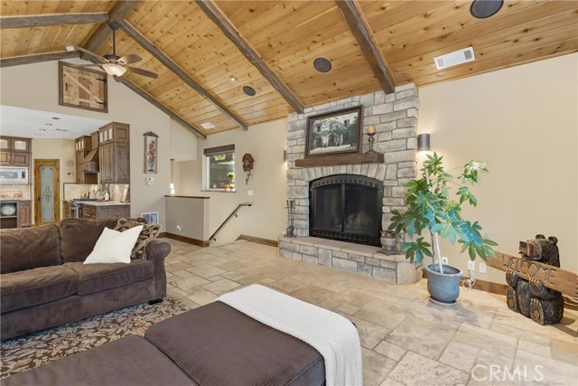 Image 15 of 39 For 1036 Venus Way