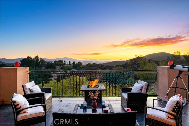 24410 Mulholland, Calabasas CA: https://media.crmls.org/medias/b451a608-4852-4b2b-a158-5b1ad348d180.jpg