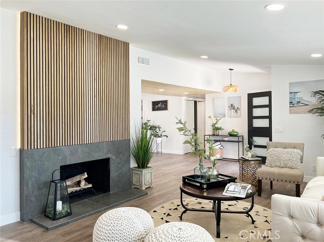 Detail Gallery Image 1 of 1 For 252 Wake Forest Rd, Costa Mesa,  CA 92626 - 3 Beds | 2 Baths