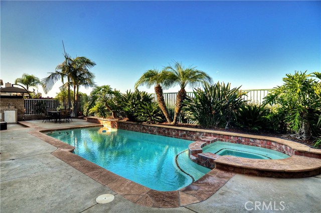 1262 S Night Star Way, Anaheim Hills CA: https://media.crmls.org/medias/b453fae3-81ac-47b9-b65d-e5c7981d6c9d.jpg