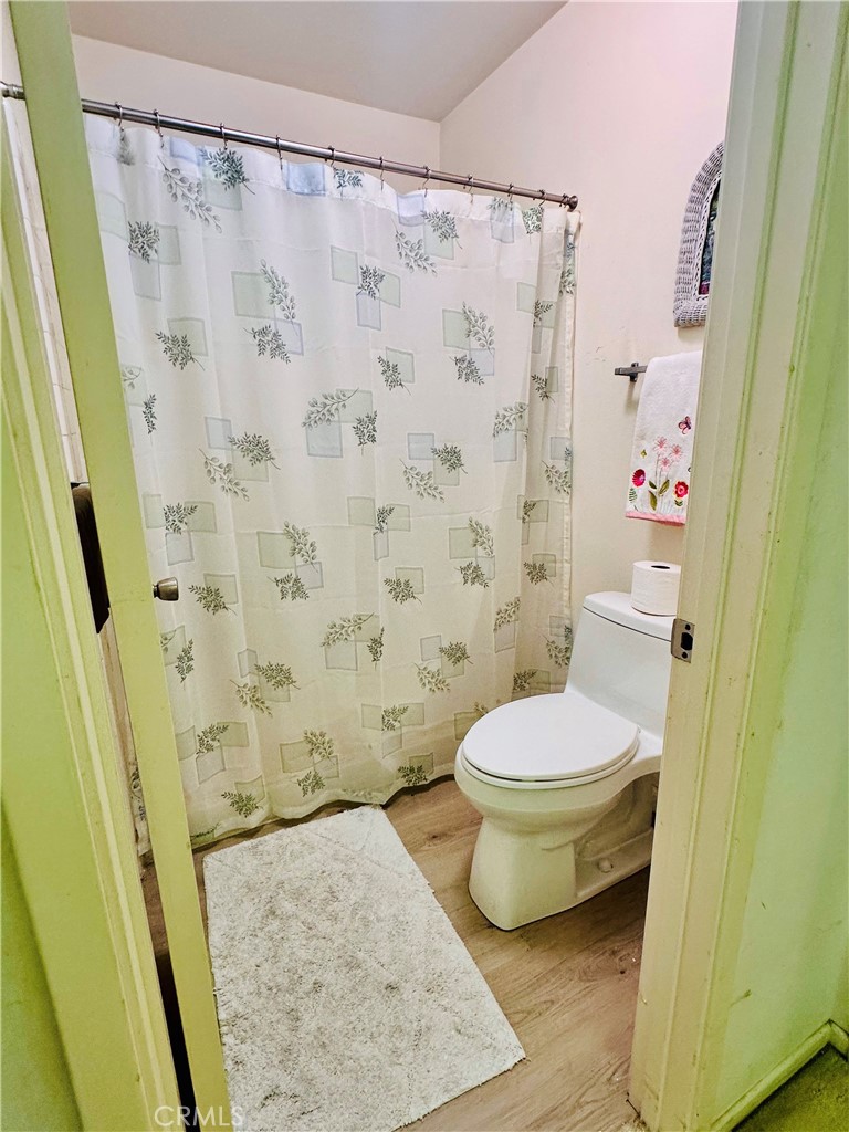 https://media.crmls.org/medias/b454b2d6-e2a8-4b94-8c93-86fff901b291.jpg?preset=X-Large