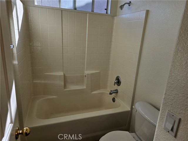 Detail Gallery Image 16 of 34 For 33429 Barrington Dr, Temecula,  CA 92592 - 4 Beds | 4 Baths