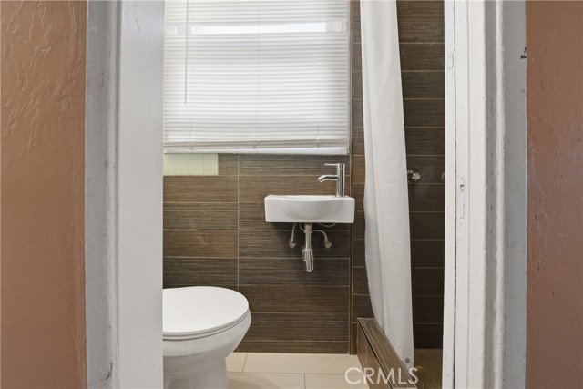 Detail Gallery Image 16 of 33 For 12318 Halo, Lynwood,  CA 90262 - 3 Beds | 2 Baths