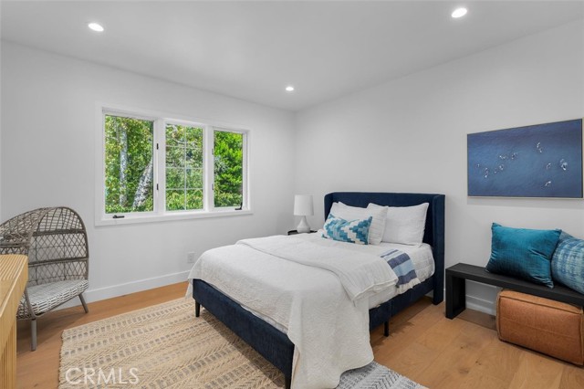 Detail Gallery Image 25 of 52 For 17481 Tramonto Dr, Pacific Palisades,  CA 90272 - 4 Beds | 3 Baths