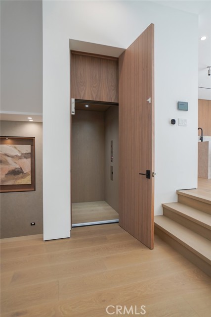 4219 Costello Avenue, Sherman Oaks CA: https://media.crmls.org/medias/b4559be8-3139-4f70-ab2c-c4097bb2cae8.jpg