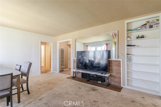 Detail Gallery Image 3 of 41 For 44632 Fern Ave, Lancaster,  CA 93534 - 5 Beds | 3 Baths