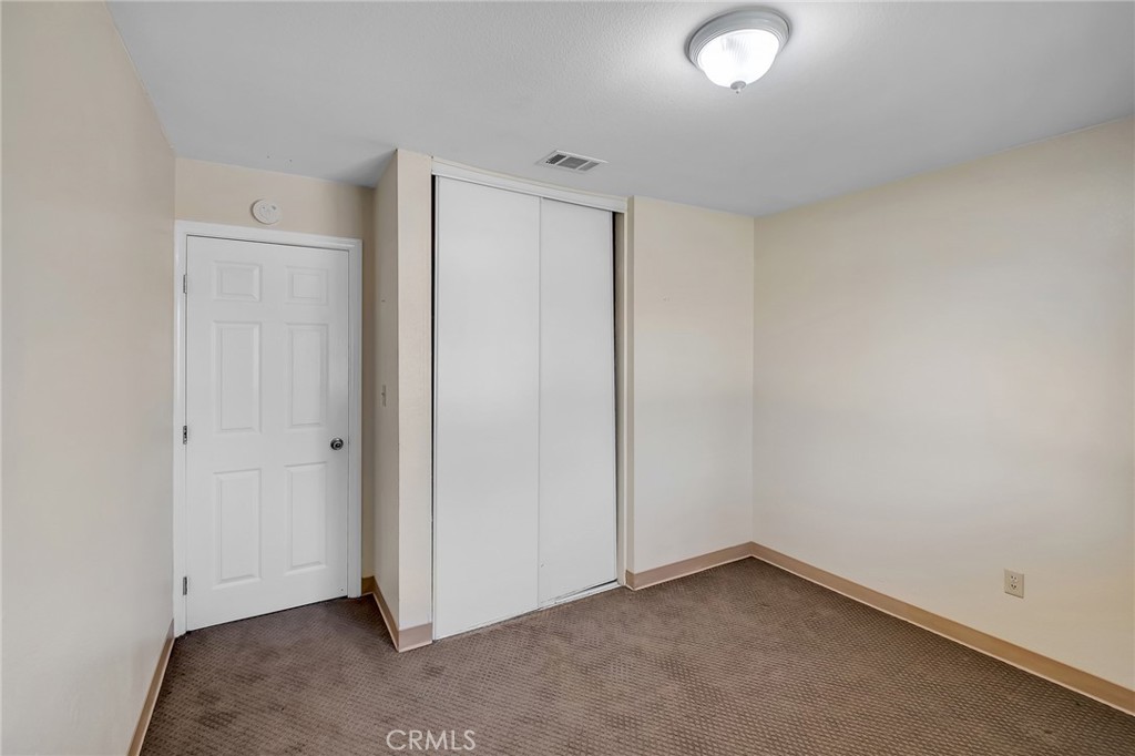 https://media.crmls.org/medias/b45627b7-3289-4624-a023-7aa51388b9cd.jpg?preset=X-Large